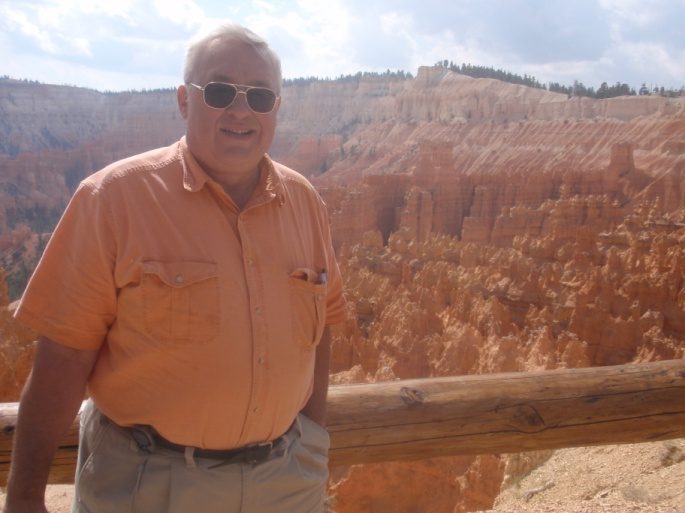 Ron at the rim of Bryce Canyon