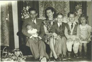 The compiler's caption: Carrol, Barbara, Richard, Ronald, Betty and baby Bonny Wilcox circa early 1949